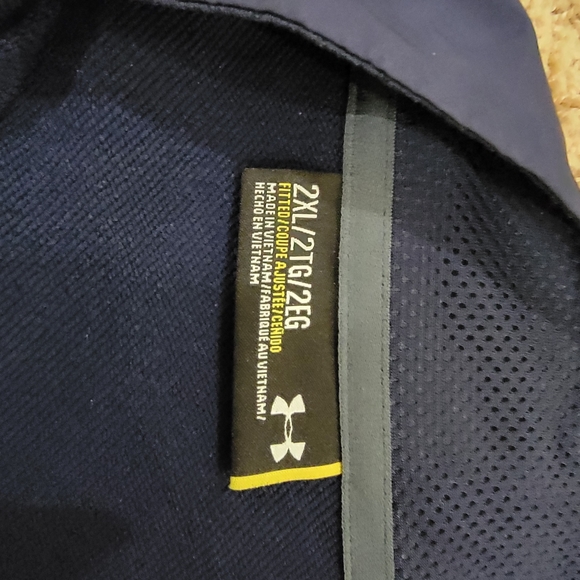 Under armour Notre Dame wind breaker - Picture 4 of 4